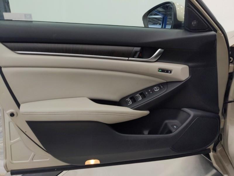 Used Honda Accord Sedan Touring 2.0T 2018 | Car Revolution. Maple Shade, New Jersey Used Honda Accord Sedan Touring 2.0T 2018 | Car Revolution. Maple Shade, New Jersey
