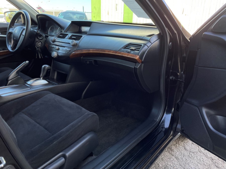 Used Honda Accord Sdn 4dr I4 Auto LX 2011 | Green Light Auto. Corona, California Used Honda Accord Sdn 4dr I4 Auto LX 2011 | Green Light Auto. Corona, California