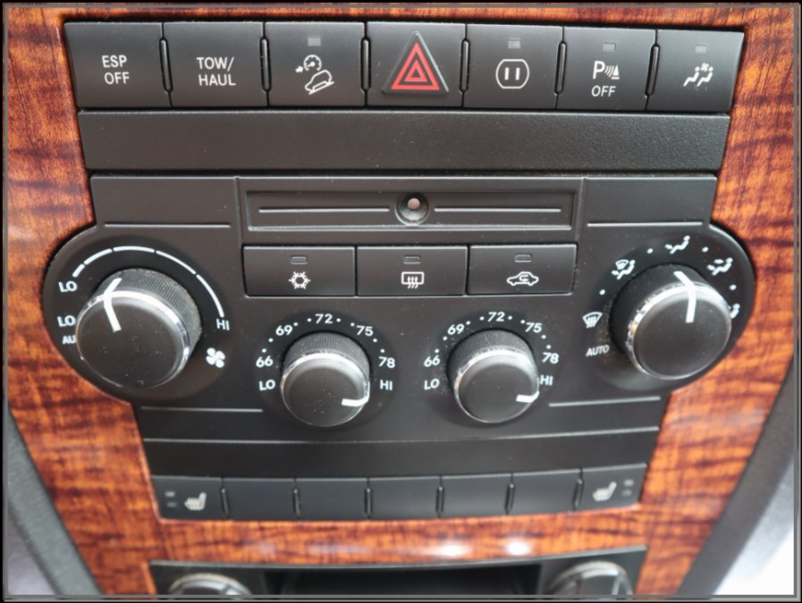 Used Jeep Commander 4WD 4dr Limited 2009 | My Auto Inc.. Huntington Station, New York Used Jeep Commander 4WD 4dr Limited 2009 | My Auto Inc.. Huntington Station, New York