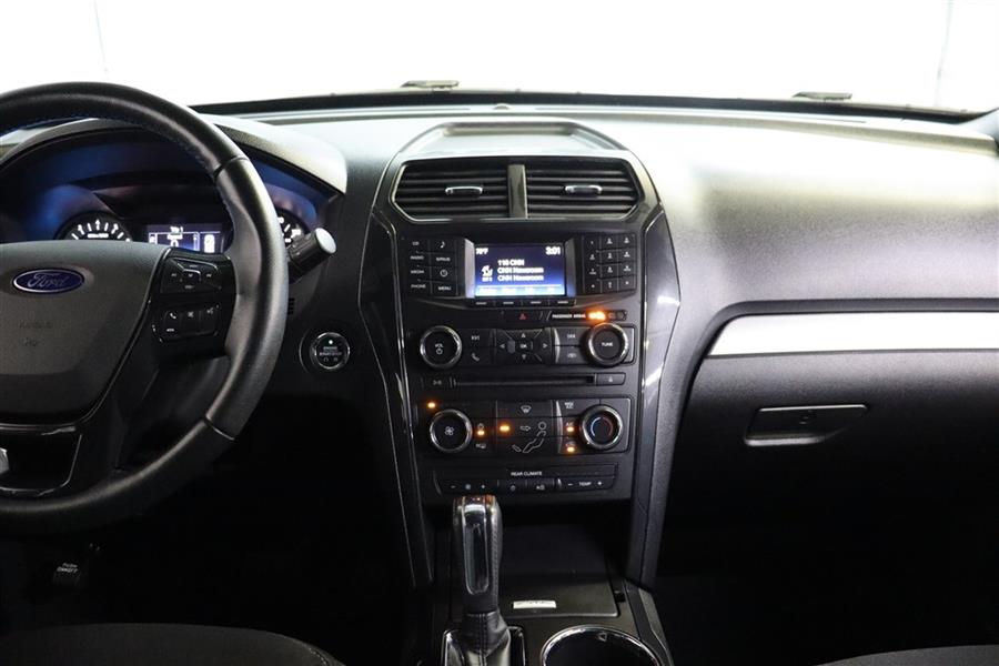 Used Ford Explorer XLT 2017 | Fast Track Motors. Paterson, New Jersey Used Ford Explorer XLT 2017 | Fast Track Motors. Paterson, New Jersey