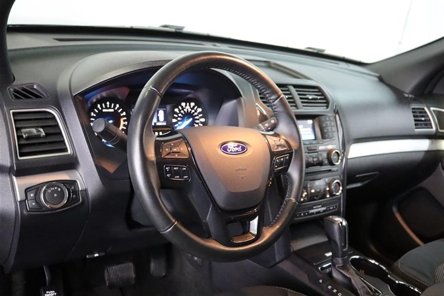 Used Ford Explorer XLT 2017 | Fast Track Motors. Paterson, New Jersey Used Ford Explorer XLT 2017 | Fast Track Motors. Paterson, New Jersey