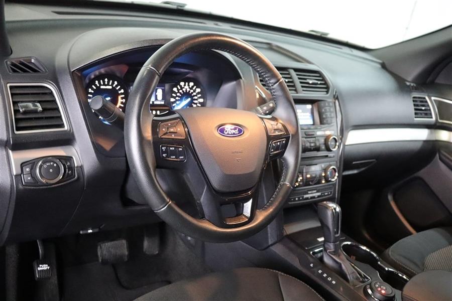 Used Ford Explorer XLT 2017 | Fast Track Motors. Paterson, New Jersey Used Ford Explorer XLT 2017 | Fast Track Motors. Paterson, New Jersey