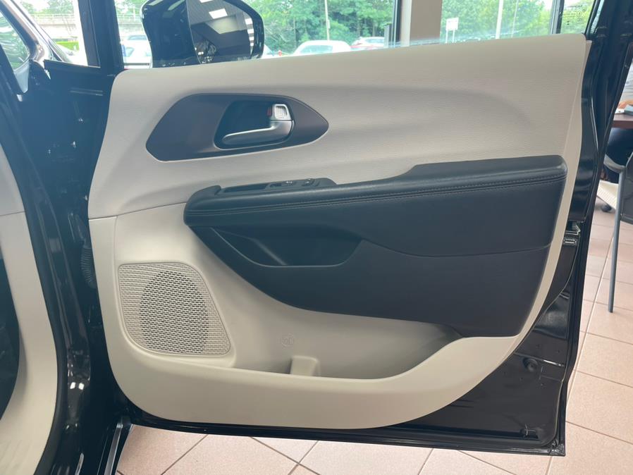 2019 Chrysler Pacifica Touring L FWD, available for sale in Massapequa Park, New York | Power Motors East. Massapequa Park, New York 2019 Chrysler Pacifica Touring L FWD, available for sale in Massapequa Park, New York | Power Motors East. Massapequa Park, New York