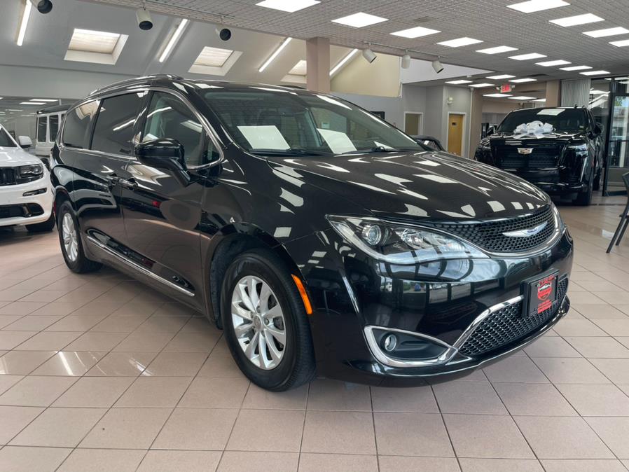 2019 Chrysler Pacifica Touring L FWD, available for sale in Massapequa Park, New York | Power Motors East. Massapequa Park, New York 2019 Chrysler Pacifica Touring L FWD, available for sale in Massapequa Park, New York | Power Motors East. Massapequa Park, New York
