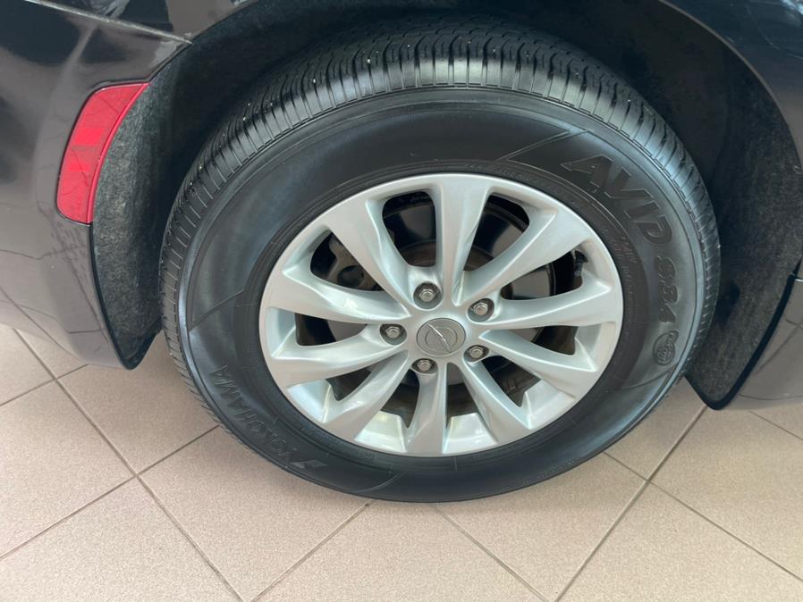 2019 Chrysler Pacifica Touring L FWD, available for sale in Massapequa Park, New York | Power Motors East. Massapequa Park, New York 2019 Chrysler Pacifica Touring L FWD, available for sale in Massapequa Park, New York | Power Motors East. Massapequa Park, New York