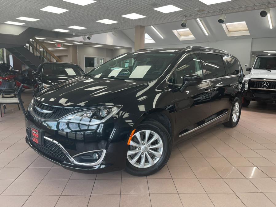 2019 Chrysler Pacifica Touring L FWD, available for sale in Massapequa Park, New York | Power Motors East. Massapequa Park, New York 2019 Chrysler Pacifica Touring L FWD, available for sale in Massapequa Park, New York | Power Motors East. Massapequa Park, New York