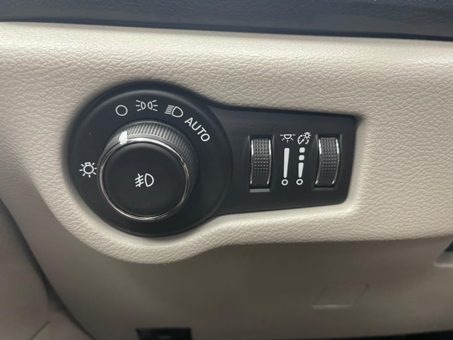 2019 Chrysler Pacifica Touring L FWD, available for sale in Massapequa Park, New York | Power Motors East. Massapequa Park, New York 2019 Chrysler Pacifica Touring L FWD, available for sale in Massapequa Park, New York | Power Motors East. Massapequa Park, New York