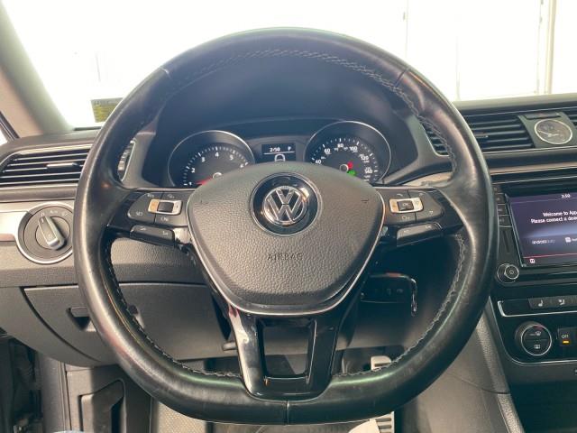 Used Volkswagen Passat R-Line w/Comfort Pkg 2017 | Queens Auto Mall. Richmond Hill, New York Used Volkswagen Passat R-Line w/Comfort Pkg 2017 | Queens Auto Mall. Richmond Hill, New York