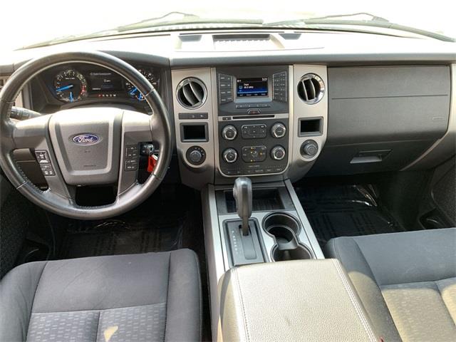Used Ford Expedition XLT 2017 | Wiz Leasing Inc. Stratford, Connecticut Used Ford Expedition XLT 2017 | Wiz Leasing Inc. Stratford, Connecticut