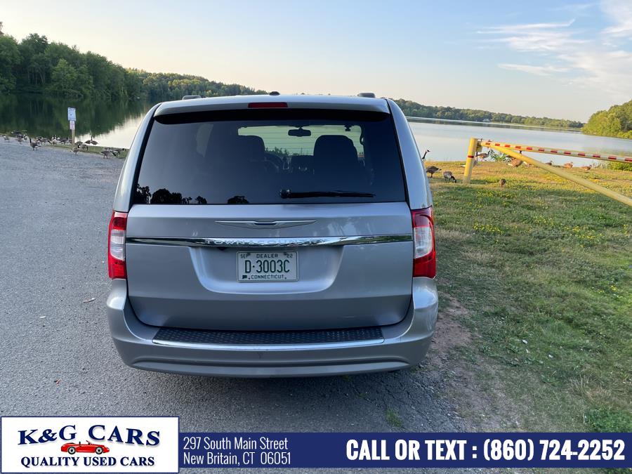 Used Chrysler Town & Country 4dr Wgn Touring 2013 | K and G Cars . New Britain, Connecticut Used Chrysler Town & Country 4dr Wgn Touring 2013 | K and G Cars . New Britain, Connecticut
