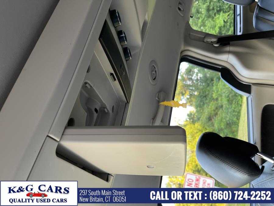 Used Chrysler Town & Country 4dr Wgn Touring 2013 | K and G Cars . New Britain, Connecticut Used Chrysler Town & Country 4dr Wgn Touring 2013 | K and G Cars . New Britain, Connecticut