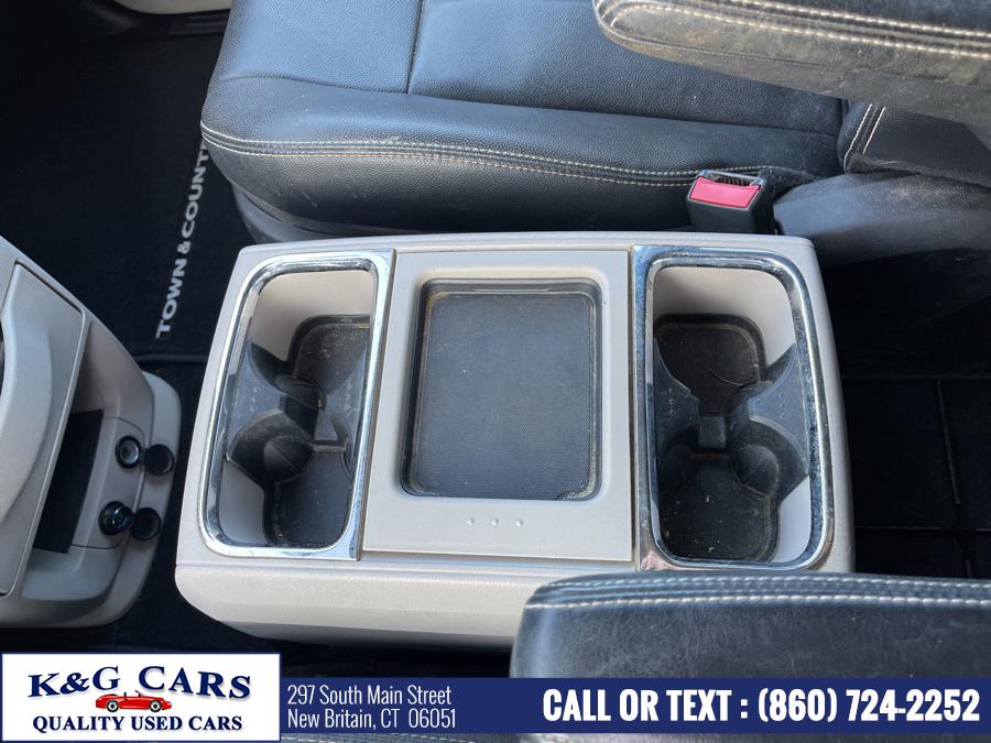 Used Chrysler Town & Country 4dr Wgn Touring 2013 | K and G Cars . New Britain, Connecticut Used Chrysler Town & Country 4dr Wgn Touring 2013 | K and G Cars . New Britain, Connecticut