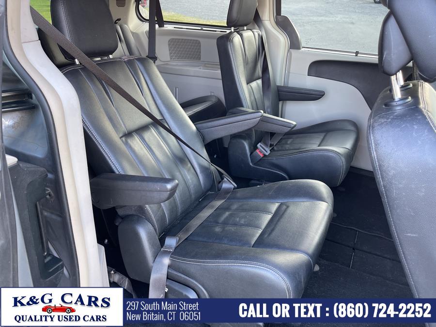 Used Chrysler Town & Country 4dr Wgn Touring 2013 | K and G Cars . New Britain, Connecticut Used Chrysler Town & Country 4dr Wgn Touring 2013 | K and G Cars . New Britain, Connecticut