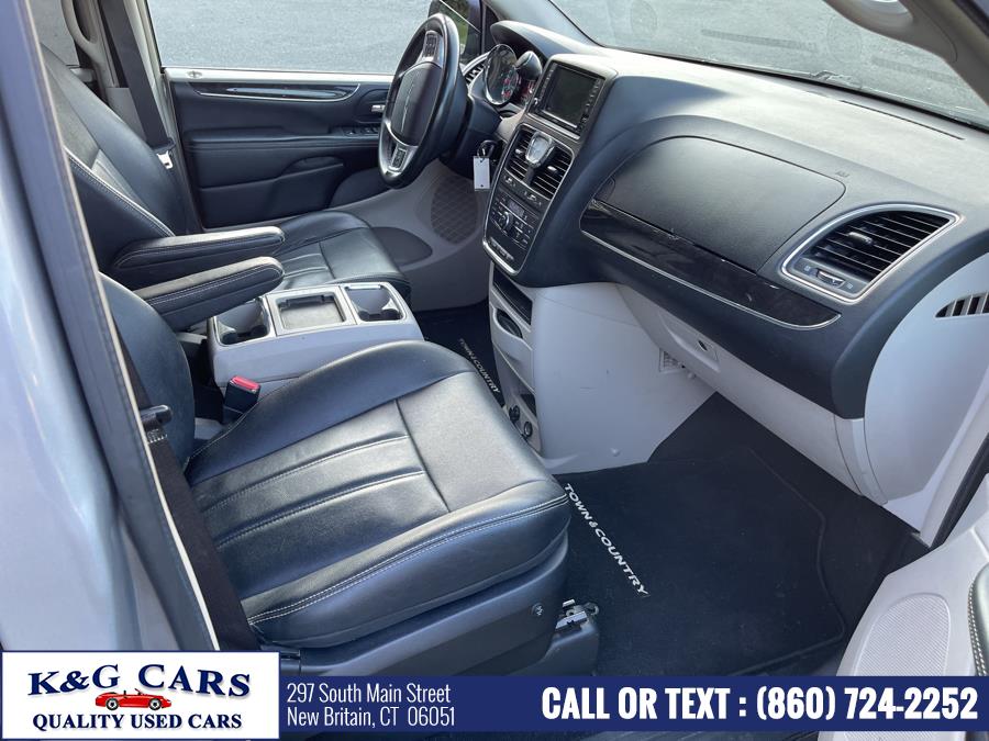 Used Chrysler Town & Country 4dr Wgn Touring 2013 | K and G Cars . New Britain, Connecticut Used Chrysler Town & Country 4dr Wgn Touring 2013 | K and G Cars . New Britain, Connecticut