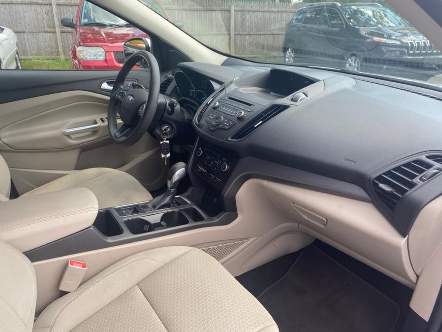 2018 Ford Escape SE 4WD, available for sale in Agawam, Massachusetts | Malkoon Motors. Agawam, Massachusetts 2018 Ford Escape SE 4WD, available for sale in Agawam, Massachusetts | Malkoon Motors. Agawam, Massachusetts