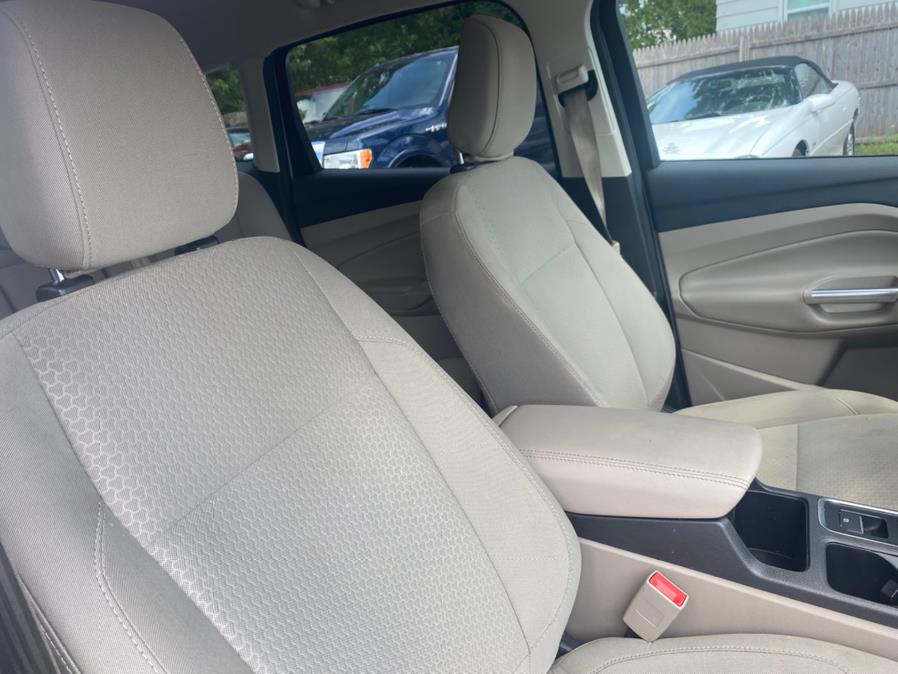 2018 Ford Escape SE 4WD, available for sale in Agawam, Massachusetts | Malkoon Motors. Agawam, Massachusetts 2018 Ford Escape SE 4WD, available for sale in Agawam, Massachusetts | Malkoon Motors. Agawam, Massachusetts