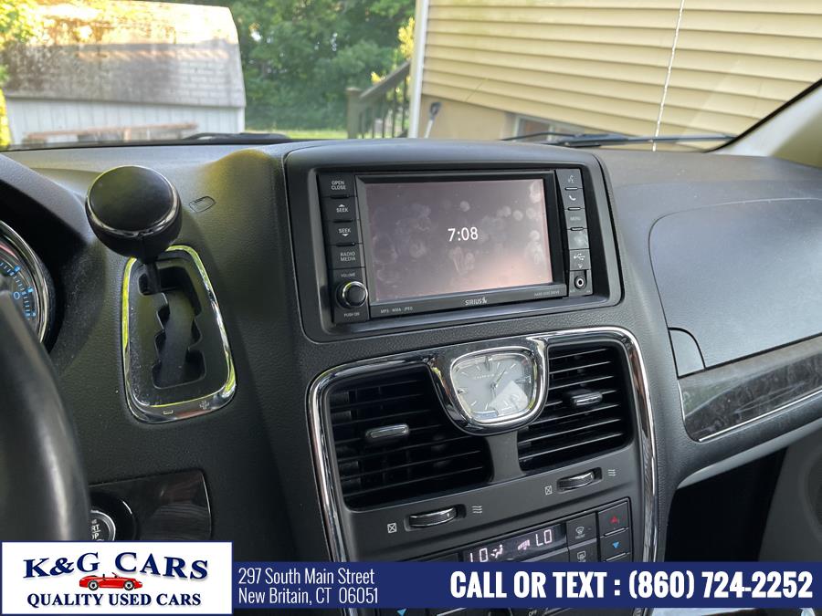 Used Chrysler Town & Country 4dr Wgn Touring-L 2013 | K and G Cars . New Britain, Connecticut Used Chrysler Town & Country 4dr Wgn Touring-L 2013 | K and G Cars . New Britain, Connecticut