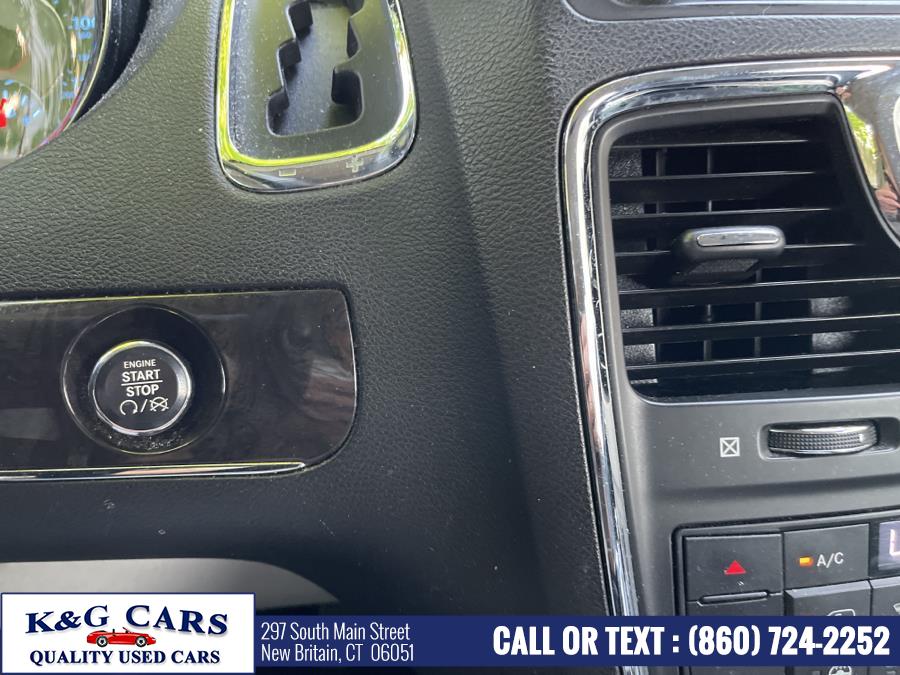 Used Chrysler Town & Country 4dr Wgn Touring-L 2013 | K and G Cars . New Britain, Connecticut Used Chrysler Town & Country 4dr Wgn Touring-L 2013 | K and G Cars . New Britain, Connecticut