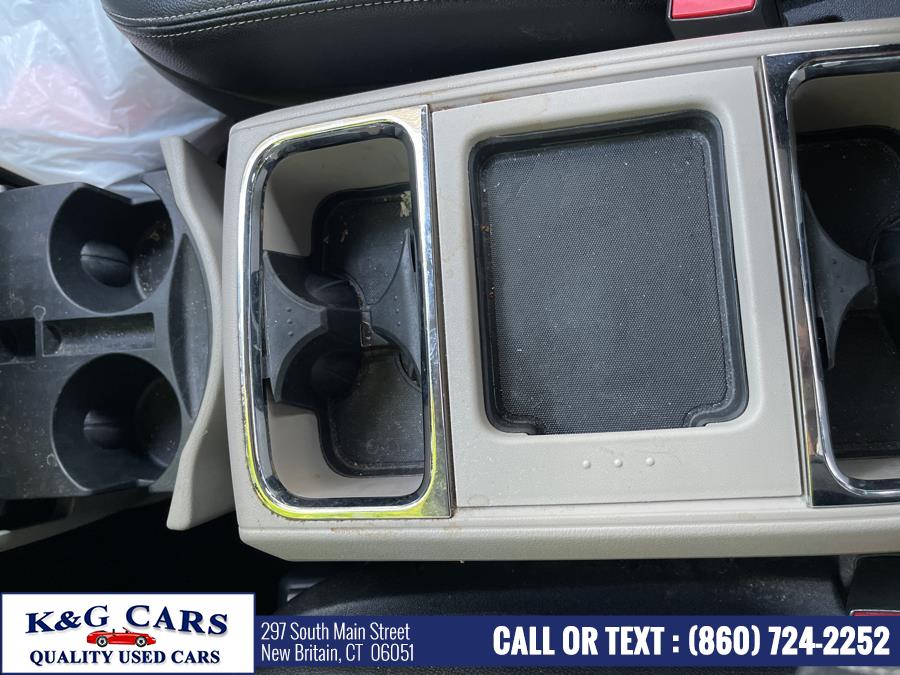 Used Chrysler Town & Country 4dr Wgn Touring-L 2013 | K and G Cars . New Britain, Connecticut Used Chrysler Town & Country 4dr Wgn Touring-L 2013 | K and G Cars . New Britain, Connecticut