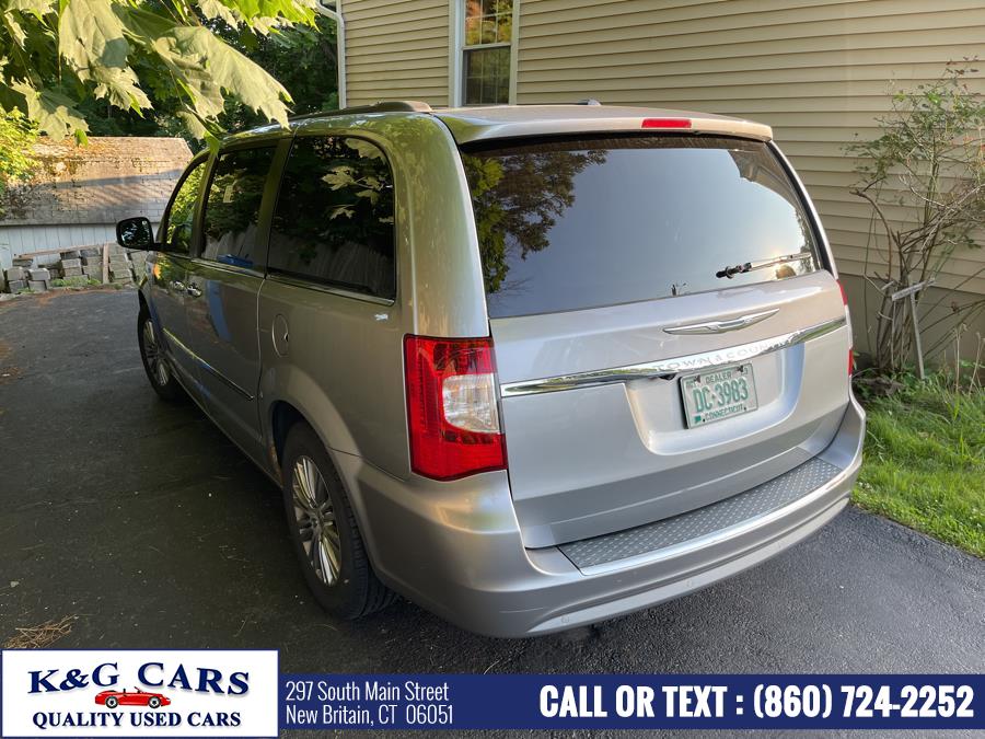 Used Chrysler Town & Country 4dr Wgn Touring-L 2013 | K and G Cars . New Britain, Connecticut Used Chrysler Town & Country 4dr Wgn Touring-L 2013 | K and G Cars . New Britain, Connecticut