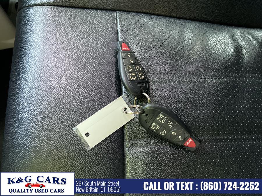 Used Chrysler Town & Country 4dr Wgn Touring-L 2013 | K and G Cars . New Britain, Connecticut Used Chrysler Town & Country 4dr Wgn Touring-L 2013 | K and G Cars . New Britain, Connecticut