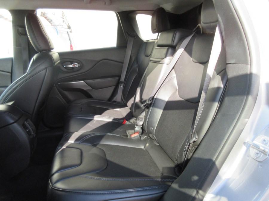 2019 Jeep Cherokee Latitude Plus 4x4, available for sale in Linden, New Jersey | Route 27 Auto Mall. Linden, New Jersey 2019 Jeep Cherokee Latitude Plus 4x4, available for sale in Linden, New Jersey | Route 27 Auto Mall. Linden, New Jersey