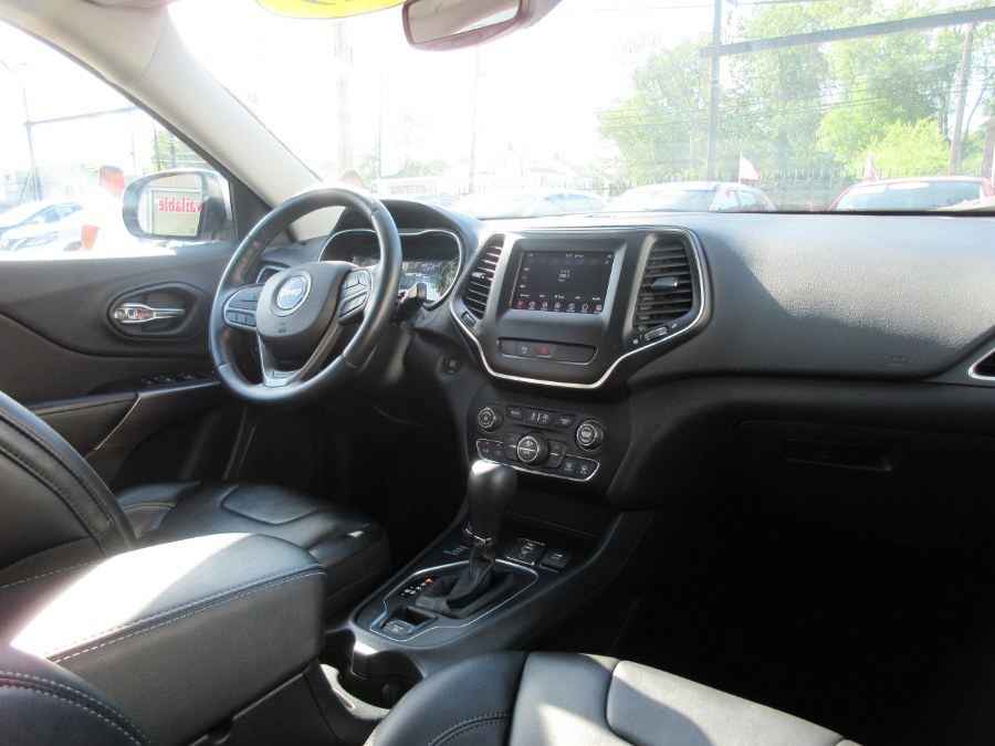 2019 Jeep Cherokee Latitude Plus 4x4, available for sale in Linden, New Jersey | Route 27 Auto Mall. Linden, New Jersey 2019 Jeep Cherokee Latitude Plus 4x4, available for sale in Linden, New Jersey | Route 27 Auto Mall. Linden, New Jersey