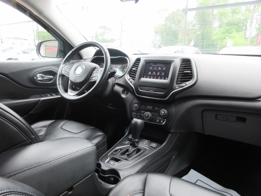 2019 Jeep Cherokee Latitude Plus 4x4, available for sale in Linden, New Jersey | Route 27 Auto Mall. Linden, New Jersey 2019 Jeep Cherokee Latitude Plus 4x4, available for sale in Linden, New Jersey | Route 27 Auto Mall. Linden, New Jersey