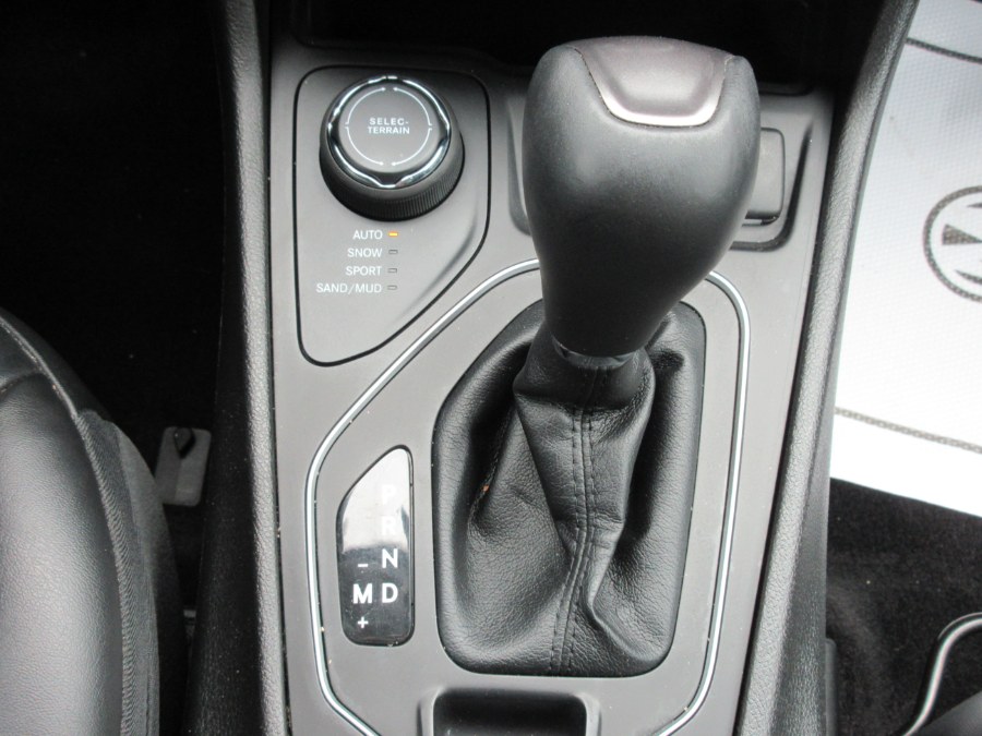 2019 Jeep Cherokee Latitude Plus 4x4, available for sale in Linden, New Jersey | Route 27 Auto Mall. Linden, New Jersey 2019 Jeep Cherokee Latitude Plus 4x4, available for sale in Linden, New Jersey | Route 27 Auto Mall. Linden, New Jersey