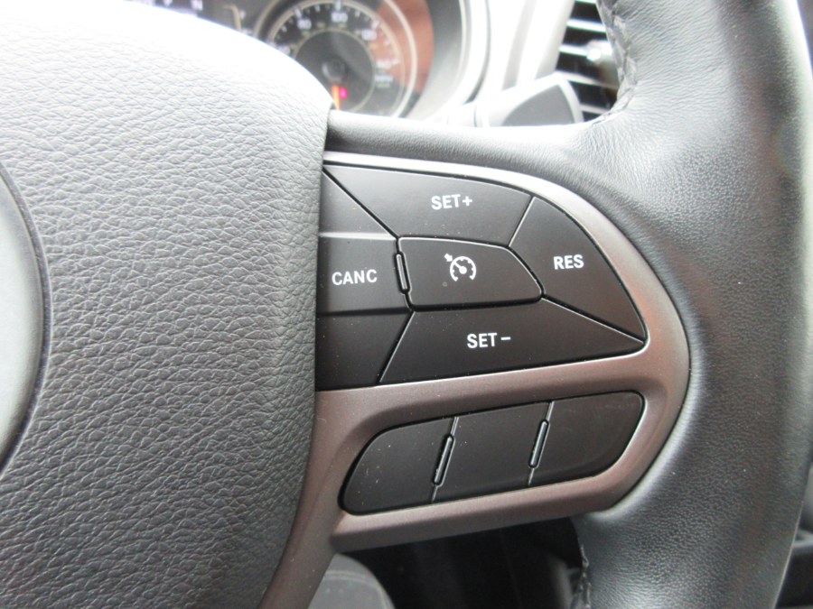 2019 Jeep Cherokee Latitude Plus 4x4, available for sale in Linden, New Jersey | Route 27 Auto Mall. Linden, New Jersey 2019 Jeep Cherokee Latitude Plus 4x4, available for sale in Linden, New Jersey | Route 27 Auto Mall. Linden, New Jersey