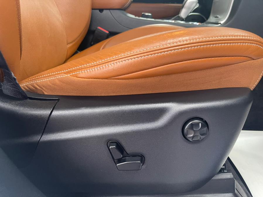 2016 Jeep Grand Cherokee 4WD 4dr SRT, available for sale in Massapequa Park, New York | Power Motors East. Massapequa Park, New York 2016 Jeep Grand Cherokee 4WD 4dr SRT, available for sale in Massapequa Park, New York | Power Motors East. Massapequa Park, New York