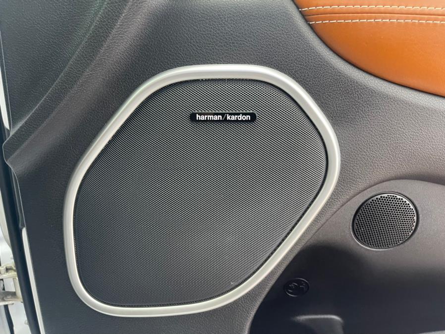 2016 Jeep Grand Cherokee 4WD 4dr SRT, available for sale in Massapequa Park, New York | Power Motors East. Massapequa Park, New York 2016 Jeep Grand Cherokee 4WD 4dr SRT, available for sale in Massapequa Park, New York | Power Motors East. Massapequa Park, New York