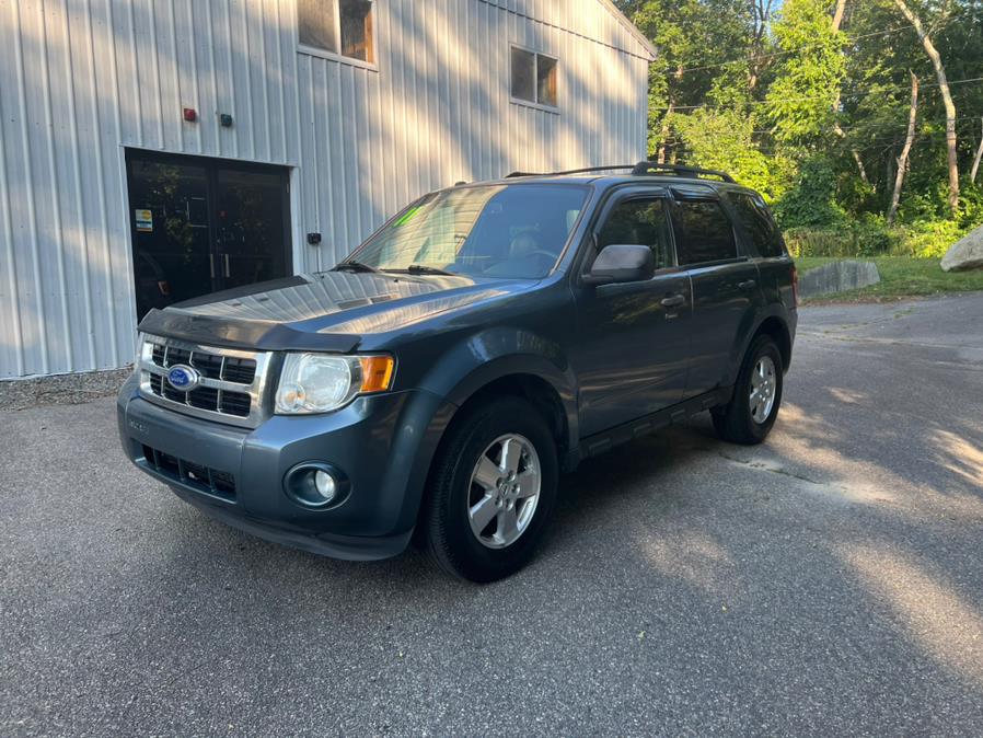 Used Ford Escape 4WD 4dr XLT 2011 | Gas On The Run. Swansea, Massachusetts