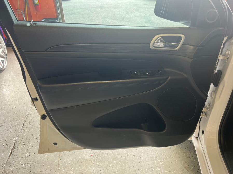 2019 Jeep Grand Cherokee Altitude 4x4, available for sale in Bronx, New York | Car Factory Inc.. Bronx, New York 2019 Jeep Grand Cherokee Altitude 4x4, available for sale in Bronx, New York | Car Factory Inc.. Bronx, New York