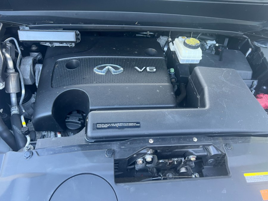 2015 INFINITI QX60 AWD 4dr, available for sale in Bristol, Connecticut | Bristol Auto Center LLC. Bristol, Connecticut 2015 INFINITI QX60 AWD 4dr, available for sale in Bristol, Connecticut | Bristol Auto Center LLC. Bristol, Connecticut