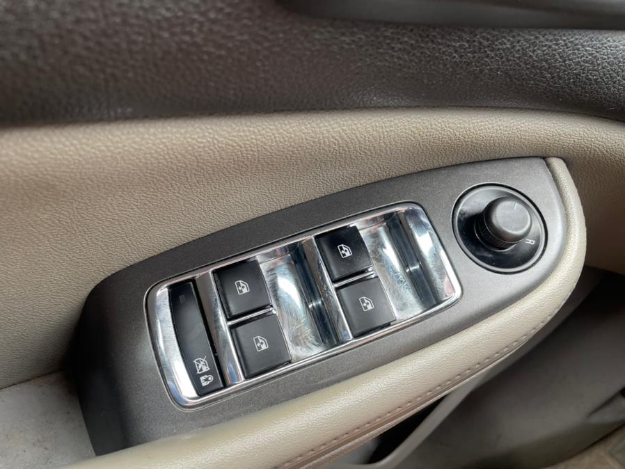 2013 Chevrolet Malibu 4dr Sdn LS w/1LS, available for sale in Manchester, Connecticut | Carsonmain LLC. Manchester, Connecticut 2013 Chevrolet Malibu 4dr Sdn LS w/1LS, available for sale in Manchester, Connecticut | Carsonmain LLC. Manchester, Connecticut