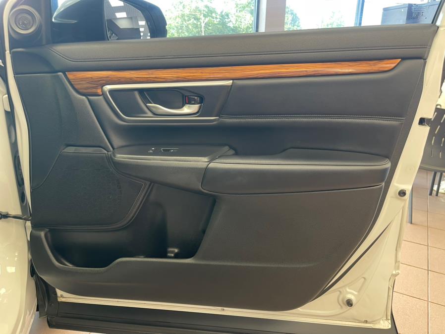 Used Honda CR-V Touring AWD 2019 | Power Motors East. Massapequa Park, New York Used Honda CR-V Touring AWD 2019 | Power Motors East. Massapequa Park, New York
