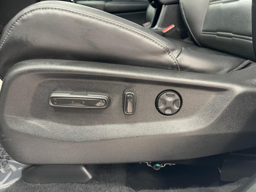 Used Honda CR-V Touring AWD 2019 | Power Motors East. Massapequa Park, New York Used Honda CR-V Touring AWD 2019 | Power Motors East. Massapequa Park, New York