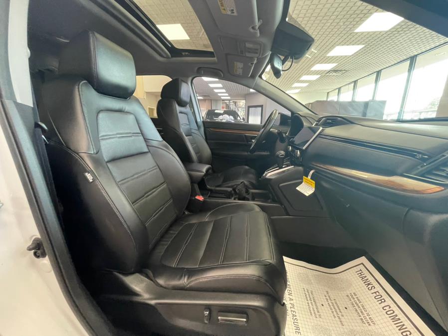 Used Honda CR-V Touring AWD 2019 | Power Motors East. Massapequa Park, New York Used Honda CR-V Touring AWD 2019 | Power Motors East. Massapequa Park, New York
