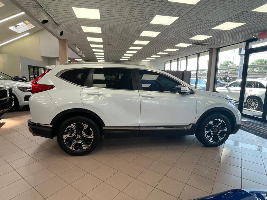 Used Honda CR-V Touring AWD 2019 | Power Motors East. Massapequa Park, New York Used Honda CR-V Touring AWD 2019 | Power Motors East. Massapequa Park, New York