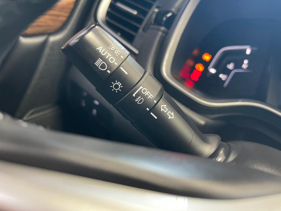 Used Honda CR-V Touring AWD 2019 | Power Motors East. Massapequa Park, New York Used Honda CR-V Touring AWD 2019 | Power Motors East. Massapequa Park, New York
