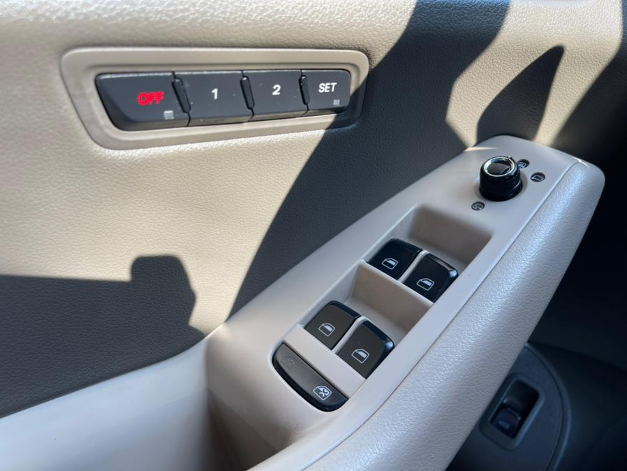 2012 Audi Q5 quattro 4dr 2.0T Premium Plus, available for sale in Irvington , New Jersey | Auto Haus of Irvington Corp. Irvington , New Jersey 2012 Audi Q5 quattro 4dr 2.0T Premium Plus, available for sale in Irvington , New Jersey | Auto Haus of Irvington Corp. Irvington , New Jersey