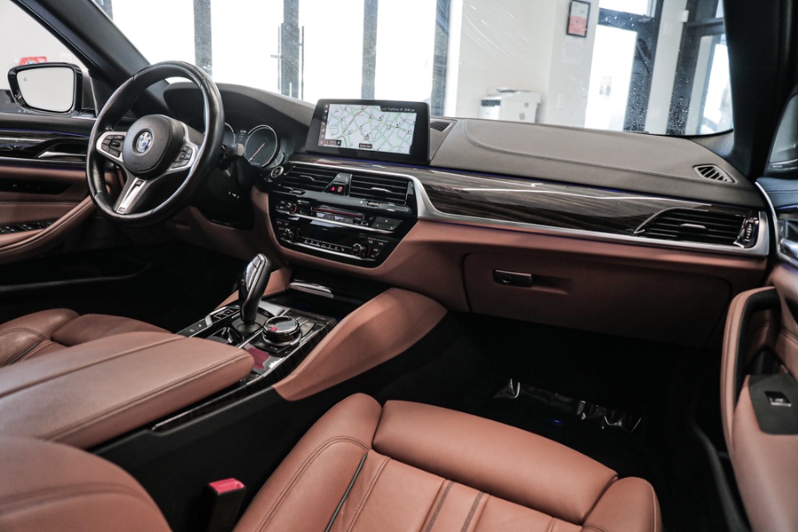 Used BMW 5 Series M550i xDrive Sedan 2018 | 26 Motors Long Island. ELMONT, New York Used BMW 5 Series M550i xDrive Sedan 2018 | 26 Motors Long Island. ELMONT, New York