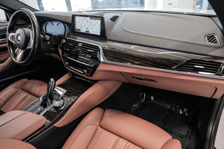 Used BMW 5 Series M550i xDrive Sedan 2018 | 26 Motors Long Island. ELMONT, New York Used BMW 5 Series M550i xDrive Sedan 2018 | 26 Motors Long Island. ELMONT, New York