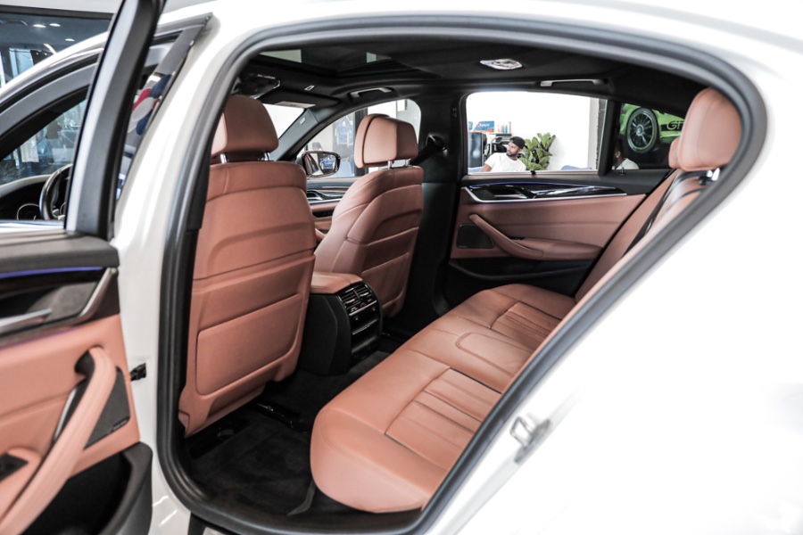 Used BMW 5 Series M550i xDrive Sedan 2018 | 26 Motors Long Island. ELMONT, New York Used BMW 5 Series M550i xDrive Sedan 2018 | 26 Motors Long Island. ELMONT, New York