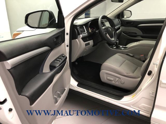 2016 Toyota Highlander AWD 4dr V6 LE Plus, available for sale in Naugatuck, Connecticut | J&M Automotive Sls&Svc LLC. Naugatuck, Connecticut 2016 Toyota Highlander AWD 4dr V6 LE Plus, available for sale in Naugatuck, Connecticut | J&M Automotive Sls&Svc LLC. Naugatuck, Connecticut