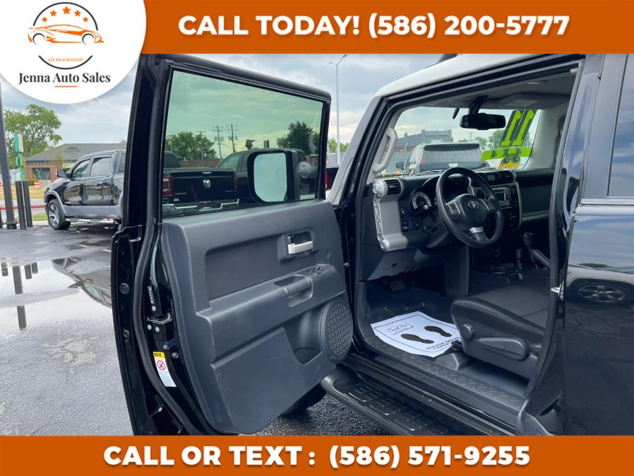Used Toyota FJ Cruiser 4WD 4dr Auto (Natl) 2011 | Jenna Auto Sale Inc. Roseville, Michigan Used Toyota FJ Cruiser 4WD 4dr Auto (Natl) 2011 | Jenna Auto Sale Inc. Roseville, Michigan