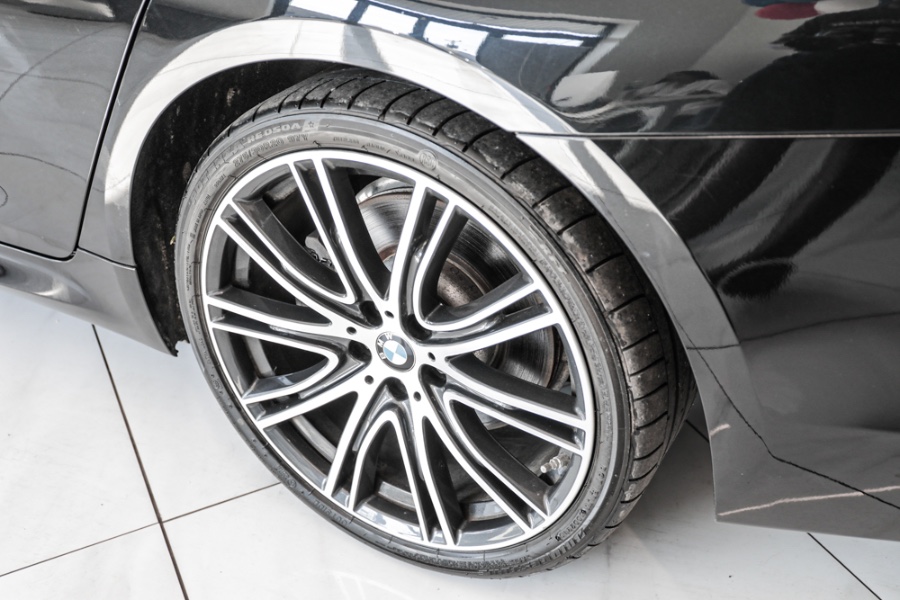 Used BMW 5 Series 540i xDrive Sedan 2017 | 26 Motors Long Island. ELMONT, New York Used BMW 5 Series 540i xDrive Sedan 2017 | 26 Motors Long Island. ELMONT, New York