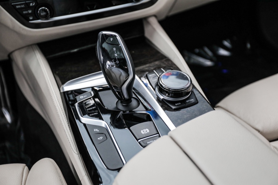 Used BMW 5 Series 540i xDrive Sedan 2017 | 26 Motors Long Island. ELMONT, New York Used BMW 5 Series 540i xDrive Sedan 2017 | 26 Motors Long Island. ELMONT, New York