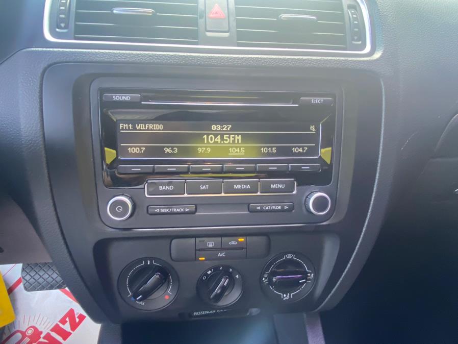 2014 Volkswagen Jetta Sedan SE, available for sale in Bridgeport, Connecticut | CT Auto. Bridgeport, Connecticut 2014 Volkswagen Jetta Sedan SE, available for sale in Bridgeport, Connecticut | CT Auto. Bridgeport, Connecticut